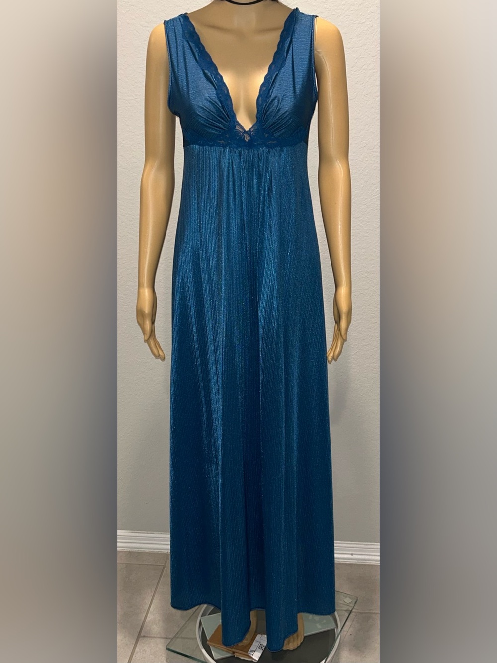 Plunging blue V-Neck Maxi Nightgown & matching Robe